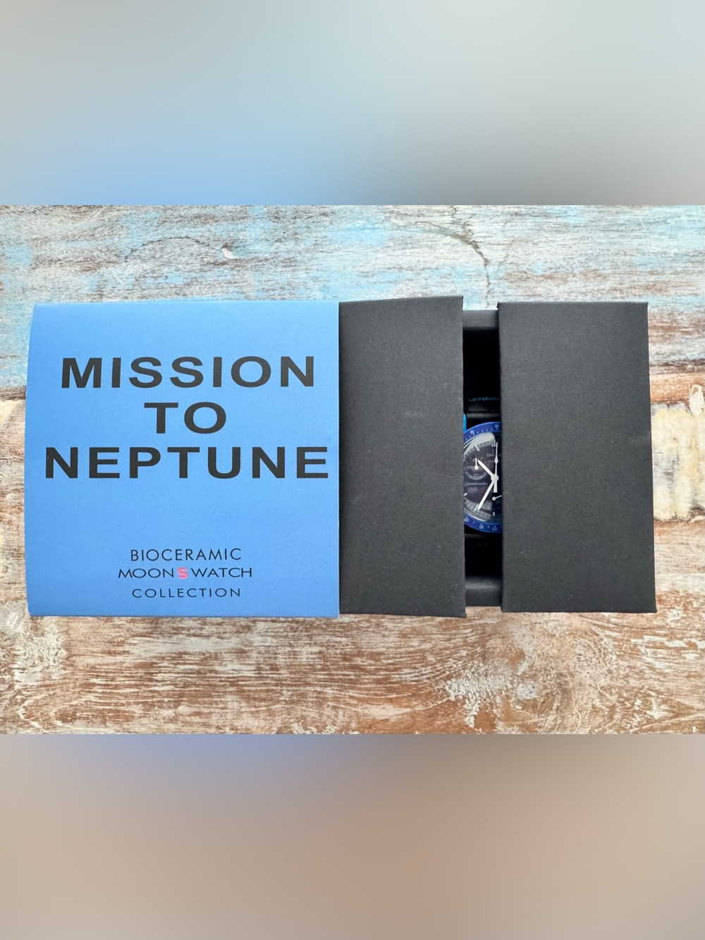 OMEGA x Swatch Bioceramic MoonSwatch – Mission to Neptune - Picture 6 of 16